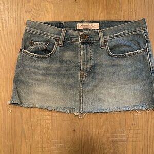 Abercrombie & Fitch Faded Whisker Distress 100% Cotton Denim Mini Skirt Size 2